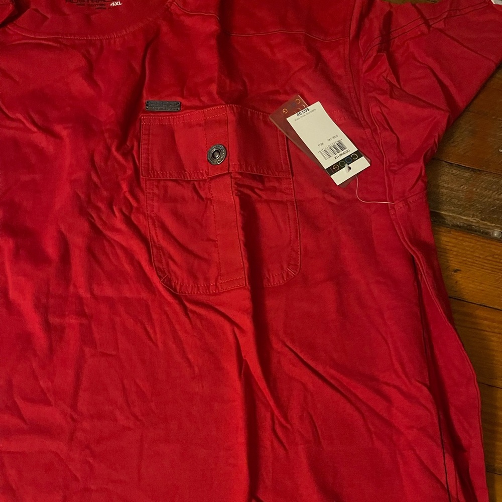 Men’s Coogi red tshirt with front pocket size 4xl - Picture 2 of 5